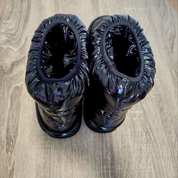 WOMEN'S ZARA BLACK UGGS SIZE GREAT CONDITION. - Picture 3 of 4